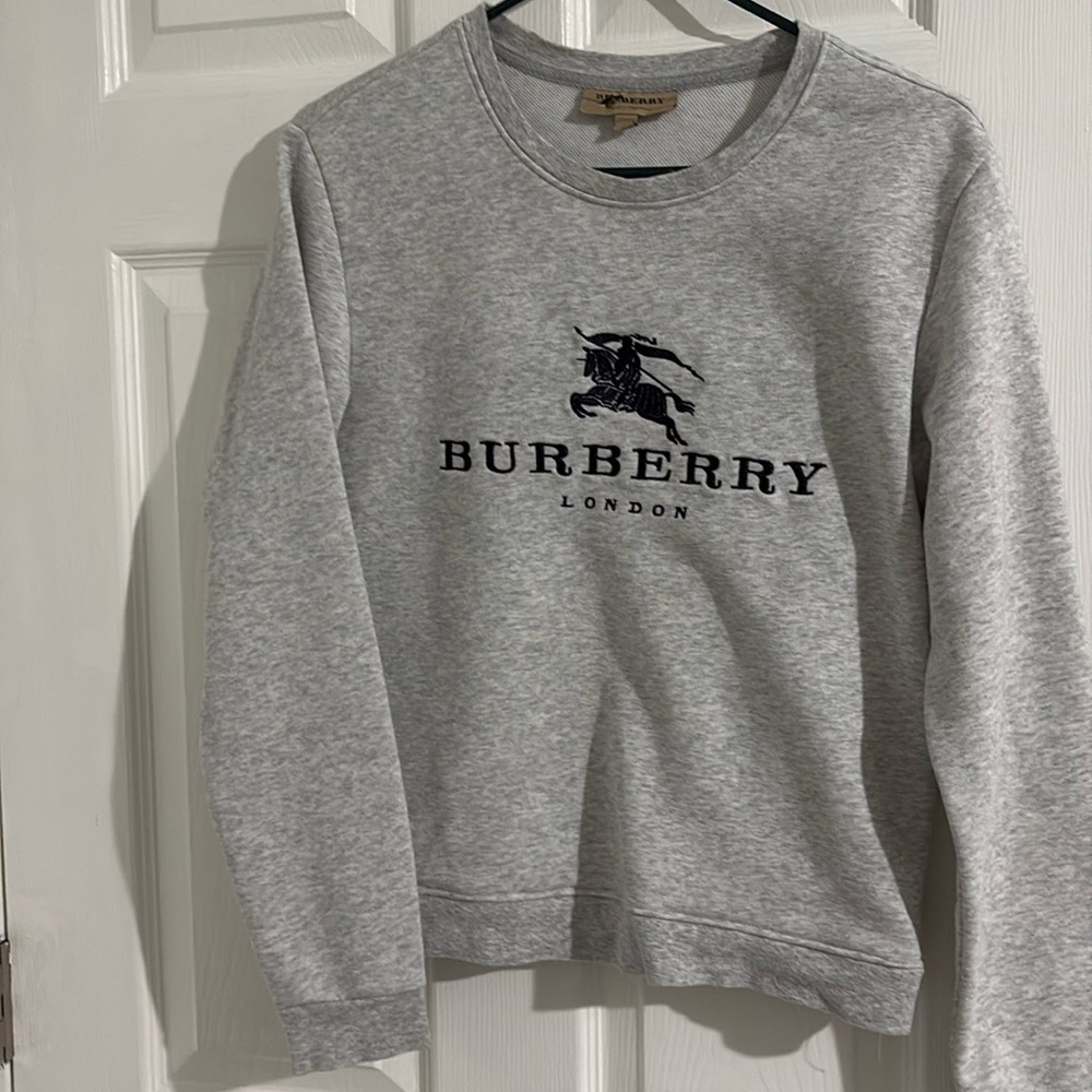 Burberry sweatshirt size medium